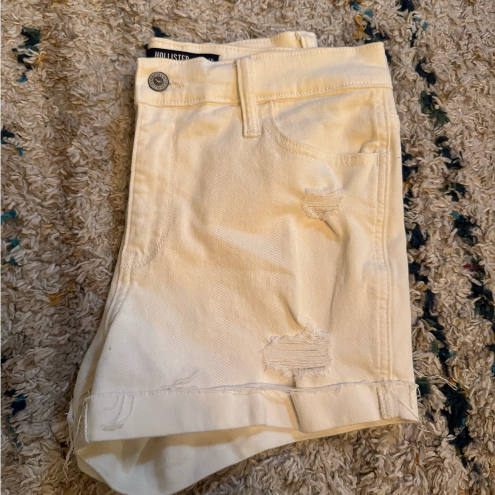 Hollister Classic High-Rise Cream Shorts